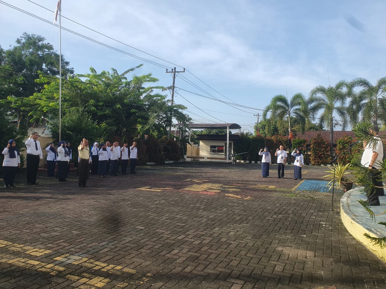 Apel pagi 2
