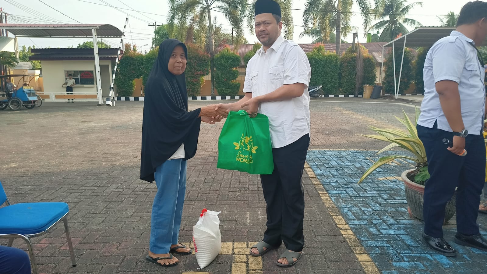 pembagian zakat 8